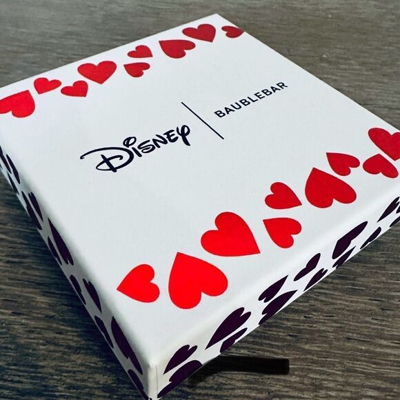 Disney BaubleBar Winnie the Pooh Piglet Cascading Hearts Valentine Earrings - Picture 3 of 3